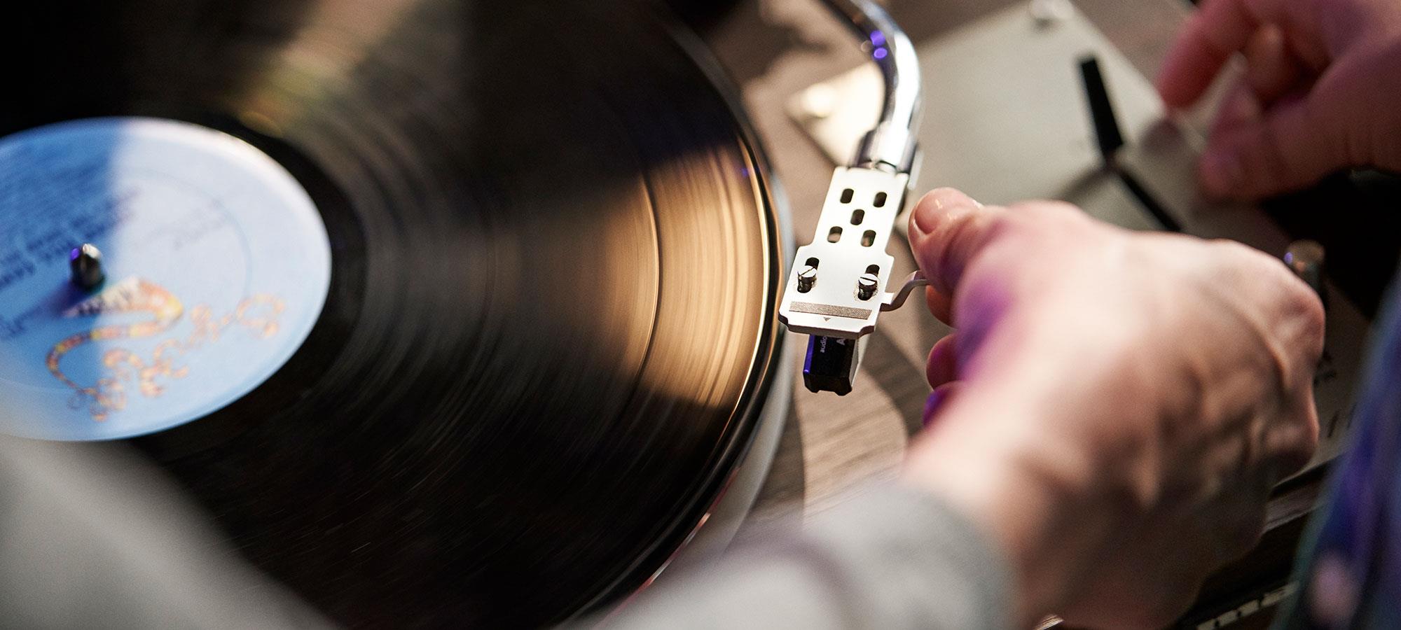 レコードプレーヤー